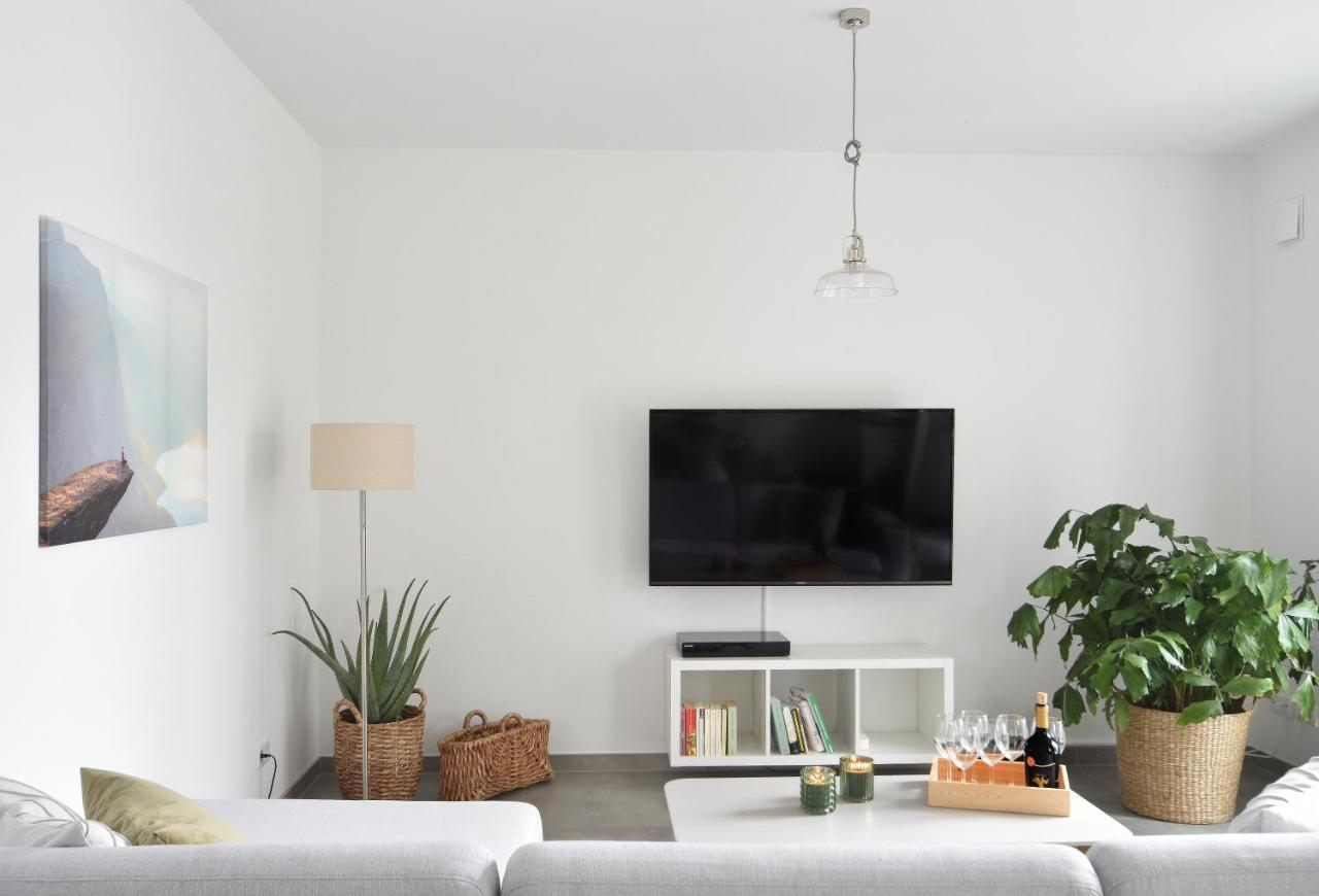 Familienfreundliche Neubauwohnung Mit Terrasse Hamburgo Exterior foto